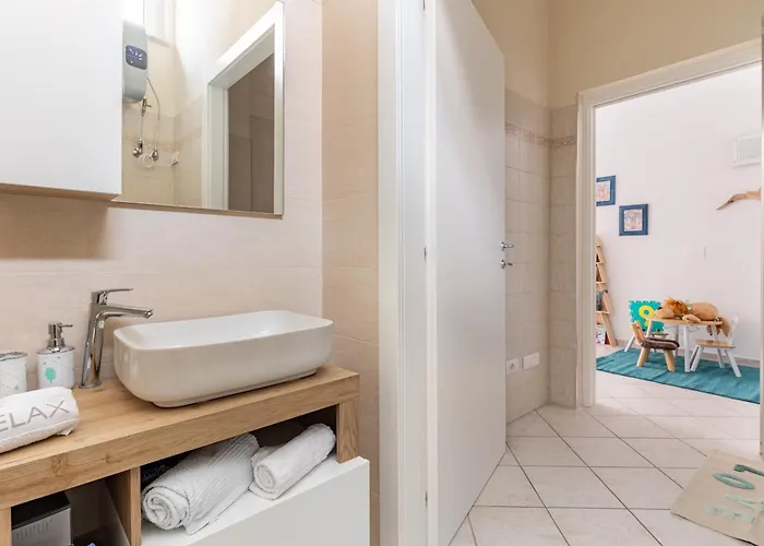 Open Space A 1' Dalla Stazione Lägenhet